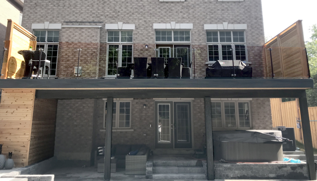 Aluminum+InvisiRail&reg; Composite Deck