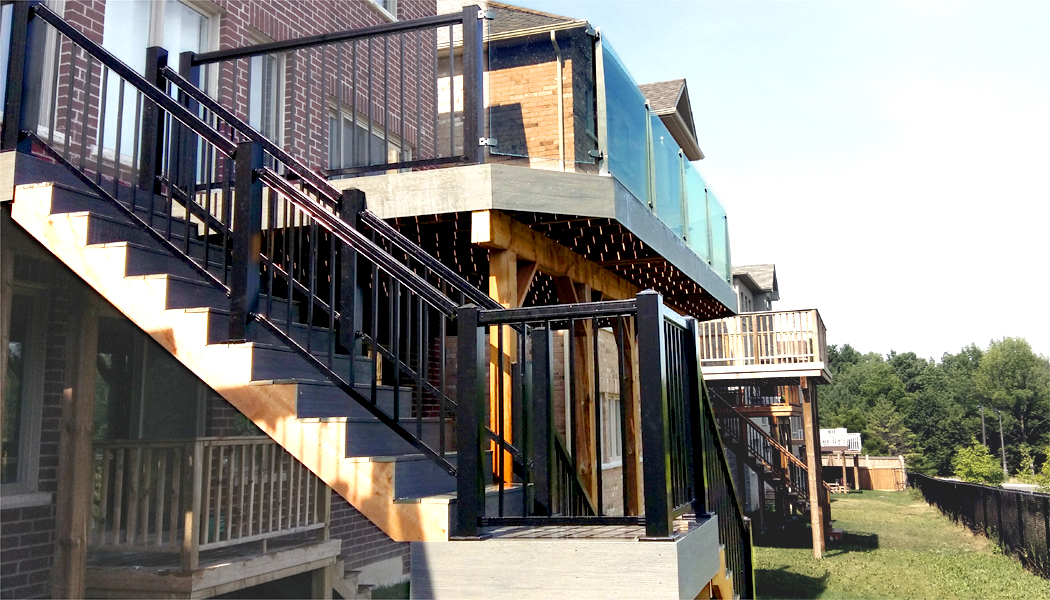 Composite Floor <sup>&reg;</sup> InvisiRail Deck