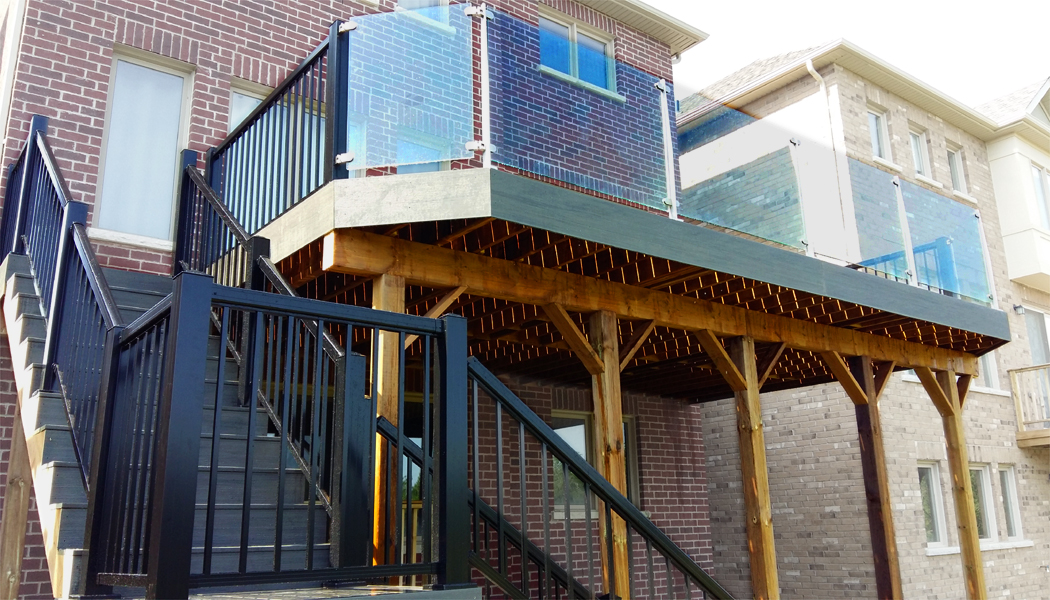 Composite Floor <sup>&reg;</sup> InvisiRail Deck