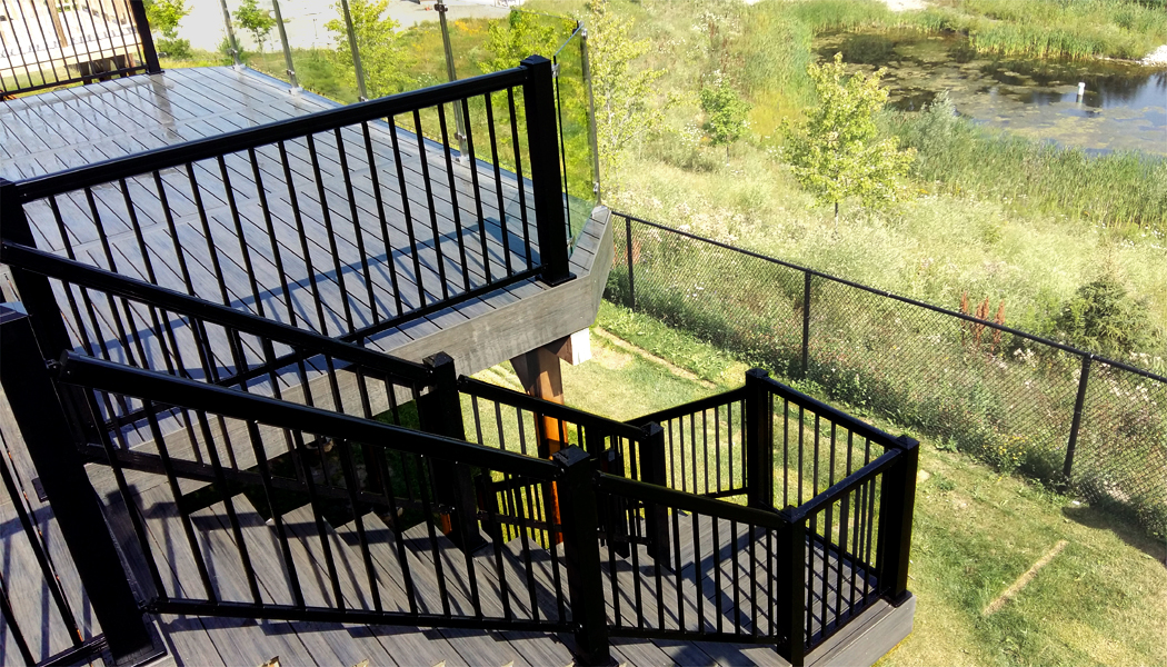 Composite Floor <sup>&reg;</sup> InvisiRail Deck