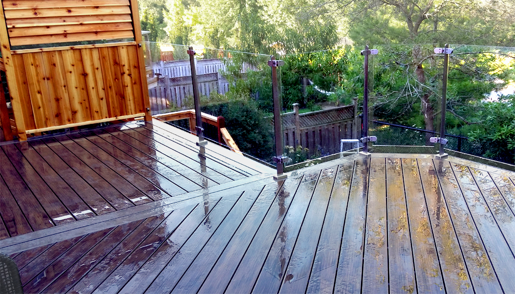 &reg; InvisiRail Ironstone Composite Floor & Cedar Rail Deck