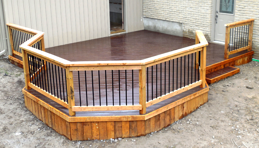 Trex Transcend with Cedar Trim